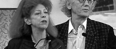 Portrait noir & blanc de Christo et Jeanne-Claude, artistes contemporains