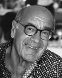 Portrait en noir et blanc de Dominique Hurtebize directeur de la galerie