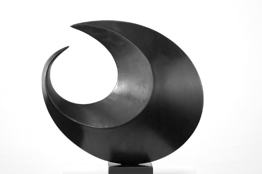 Galet I sculpture en acier noir de Francis GUERRIER