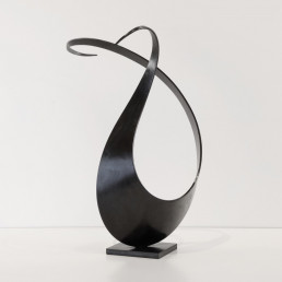 Dialogue 2 sculpture en acier patine noire de Francis Guerrier