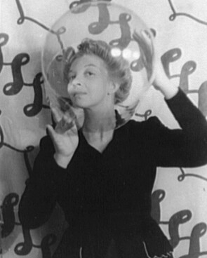 Portrait photo de Leonor Fini artiste peintre surr&eacute;aliste